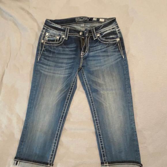 Miss Me capris - Picture 1 of 4